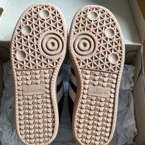 Adidas unisex Samba XLG Maroon sneaker. - Picture 3 of 4